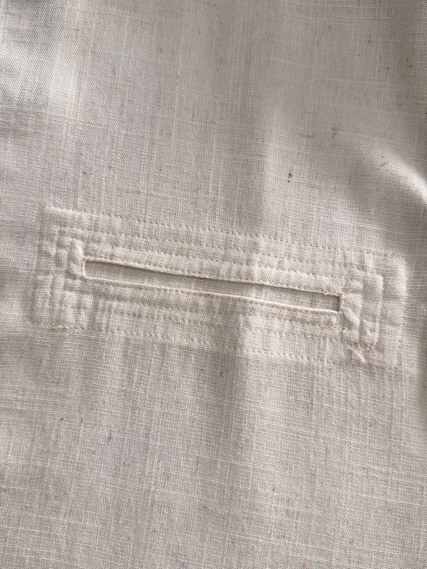 Next day shipment LP high quality Loro Piana 26ss autumn and winter New Arrival linen shirt set Made of one-on-one combed cotton yarn knitted linen fabrics, no pressure in and out of the counter Exclusive control of raw materials It feels substantial when weighed, and the upper body is more textured than ordinary T-shirts. This texture can cope with the weather easily and is suitable for both hot and cold! Loose fit design, looks noble. The only correct version is available Size: M to XXXL